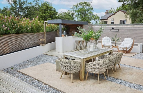 Ockbrook House | SECRET MAGPIE, pet friendly, luxury holiday cottage in Balsall Common