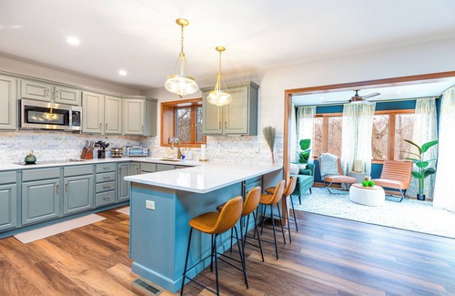 The Galena Territory Cabin | Secret Room-Hot Tub-Billards-Firepit-Games-Pool access