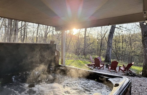 The Galena Territory Cabin | Secret Room-Hot Tub-Billards-Firepit-Games-Pool access