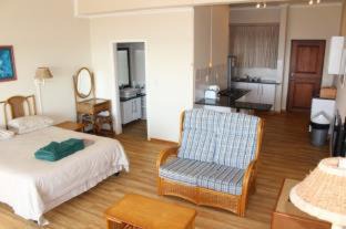 Leisure Crest Resort | Secret Sands Glenmore Beach