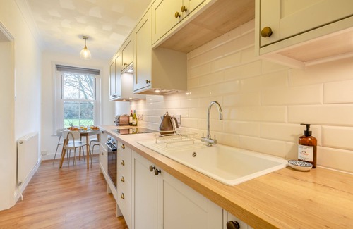 Overstrand Apartment | Secret Shores - Two Bedroom Apartment, Sleeps 4
