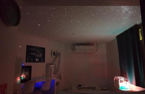 Hoegi-dong Apartment | Secret spaceship ark B01