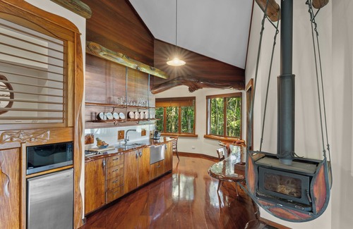 North Maleny Cottage | Secrets on the Lake