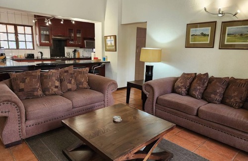 White River Villa | Secure Golf Estate Lifestyle - Kensington Lodge