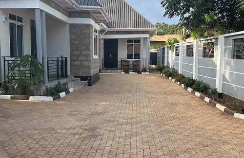 Moshi House | Secure new modern house in central Moshi with AC.