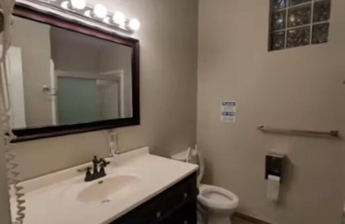 South Loop Hotel | Secure, Private, Free Wi-Fi and Coffee, Accessible