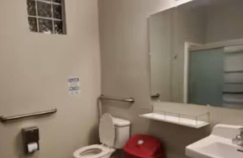 South Loop Hotel | Secure, Private, Free Wi-Fi and Coffee, Accessible