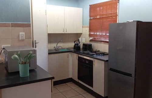 Pretoria House | Secure, Spacious & Fully Equipped – Your Ideal Townhouse Stay 4