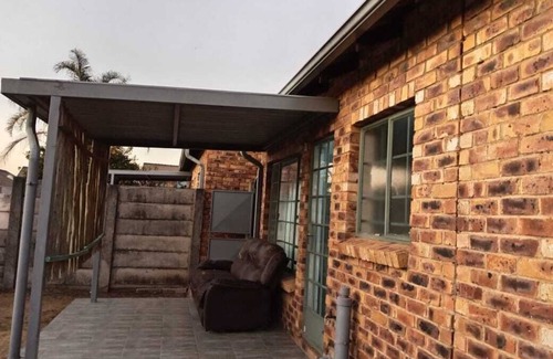 Pretoria House | Secure, Spacious & Fully Equipped – Your Ideal Townhouse Stay 4
