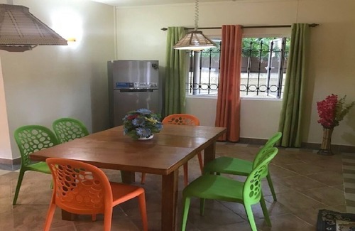 Pointe D'esny Villa | Secured quiet holiday stay - 2 mins walk to beach