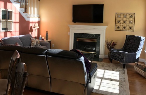 Sedgefield House | Sedgefield. Steps from the golf course, minutes from Coliseum, Aquatic Center