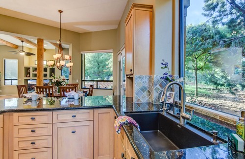 Oak Creek House | Sedona Quail Haven Luxury 2 Bed W/Jacuzzi