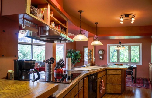 Uptown Sedona House | Sedona Spice: All the Best Views, Vistas & Value. Steps from Uptown!