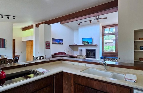 Sedona House | Sedona Sunrise – 2 BDR w/Stunning Views! Walk to Chapel and Hiking Trails