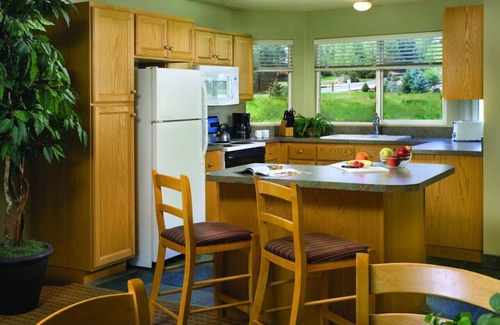 Harbor Village Condo | See all Bear Lake has to offer in this 1BD resort