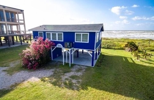 Jamaica Beach House | SEE HAUS Beachfront with beautiful views! In Jamaica Beach 2/1 Sleeping 6