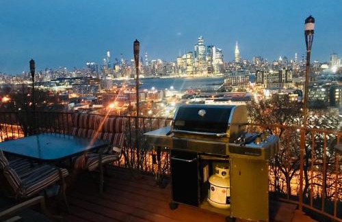 Union City Apartment | See NY Now Sleeps 21
