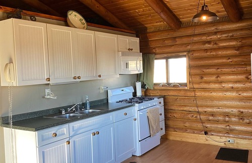 Yellowstone County Cabin | See the stars from this cozy guest cabin 30 minutes from Billings.
