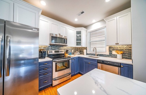 North End Condo | See this 2 bedroom, 2 bath 2nd floor unit that is a few blocks from the beach and boardwalk