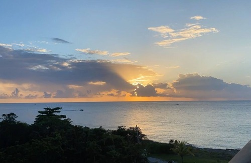 Cozumel Condo | See Video - Oceanfront - 5-STAR - 3 Bedroom - 4th Floor - Storm Insurance Incl.
