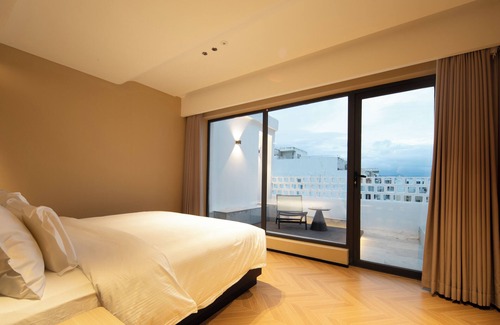 Tianya District Hotel | See you soon at Ritz Rose Summer Hotel