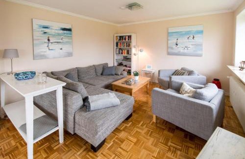 Bockholm House | Seeblick I - geräumige 90qm - ganzes Haus - 50m zum Naturstrand - mit Terrasse und großem Garten - Küche neu