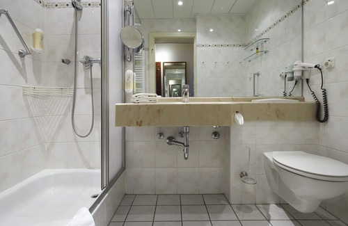 Moelln Hotel | Seehotel Schwanenhof