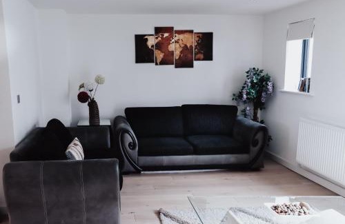 Hythe House | Seek Hythe