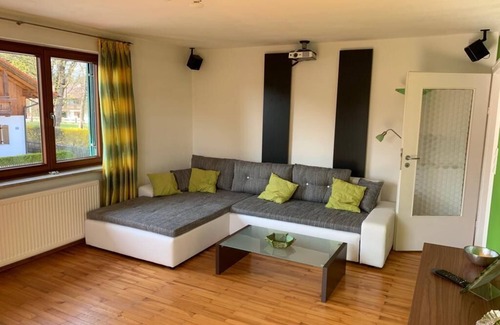 Iffeldorf Apartment | Seenahe apartment with large balcony