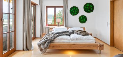 Ohningen Apartment | SeePanorama-Deluxe-Sauna-Massage-Garten-Tranpolin-Tischkicker-Tropical-BBQ-Parken