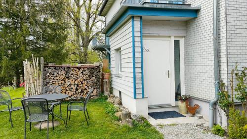Bottighofen Apartment | Seesicht und charmante Wohnung bei Hanni und Ueli