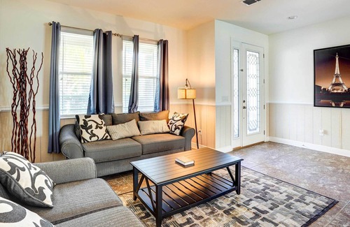Seffner Community Alliance Villa | Seffner Home w/ Private Backyard: Near Tampa!