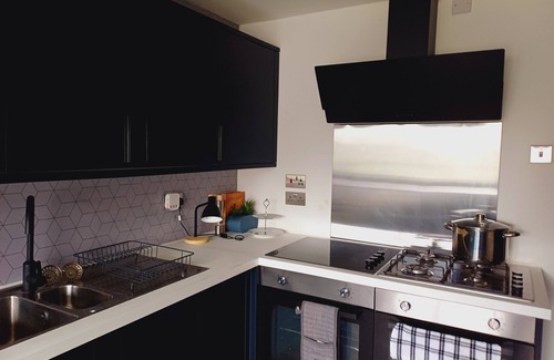 Liverpool Apartment | Sefton park maisonette ideal for CONTRACTORS/large groups