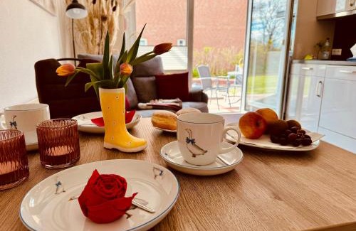 Schoenhagen Apartment | SEGELund - Zeit für uns- ruhige und sonnige Ferienwohnung mit Terrasse und Garten nahe Strand und Ostsee