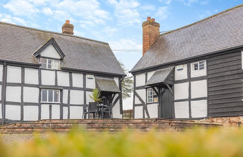 Shelsley Walsh House | Segrave - Two Bedroom House, Sleeps 4