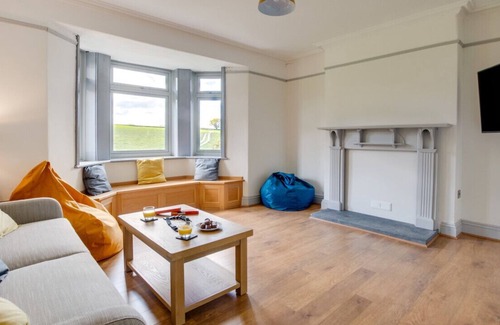 Denbigh House | Segrwyd Uchaf - Five Bedroom House, Sleeps 10