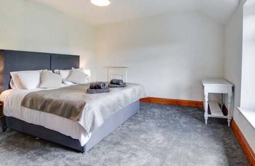 Denbigh House | Segrwyd Uchaf - Five Bedroom House, Sleeps 10