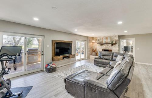 Seguin House | Seguin Riverfront Retreat Fishing Dock and Kayaks!