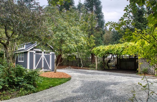 Sehome Bed & Breakfast | Sehome Garden Inn - Garden Aerie Master