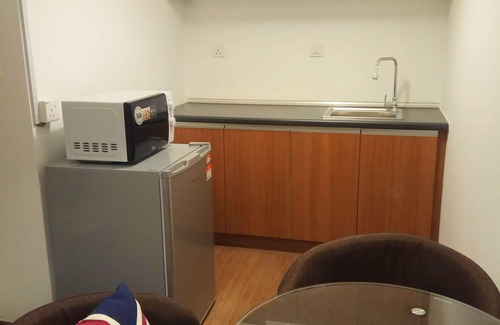 Shah Alam Condo | Sek.16 condo. Fully aircond. Beside KTM station, with hypermart & laundry below