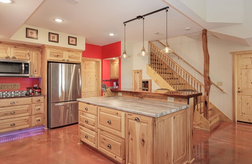 Buchanan County Bed & Breakfast | Selah Hills Ranch Off grid sustainable homestead 3 Bd 3 Ba 1/2 hour north of KC