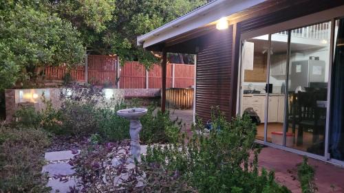 Fisherhaven House | Selah Holiday Cabin II