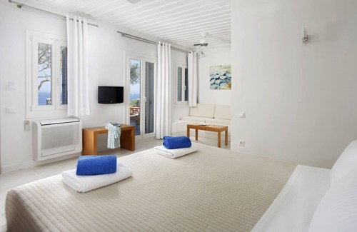 Chrisopigi House | Selana Suites