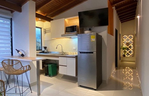 Santa Fe Apartment | SELECT Medellin 304-Cozy 1-bedroom apartment with AC and WiFi-Near El Poblado