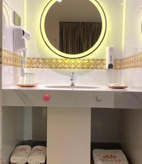 Kesawan Hotel | SELECTA HOTEL Medan
