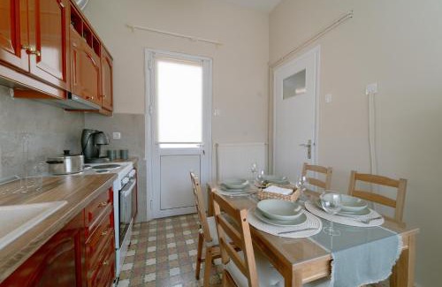 Selinia House | Selene house