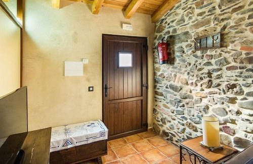 Aldeanueva de la Sierra Cottage | Self catering Los Monteros for 2 people