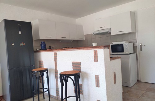 Montesquieu-des-Alberes Apartment | Self-catering 2-bedroom apartment with pool and garden