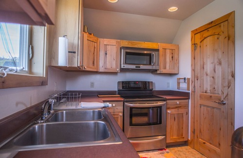 Parshall Cabin | Self-care with spa amenities away from the crowds immersed in wilderness.
