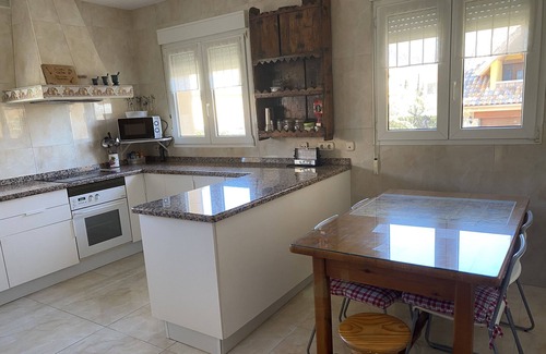 Becerril de la Sierra Ski Chalet | Self catering Samburiel for 19 people